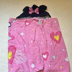 Disney Minnie Mouse hooded toddler towel